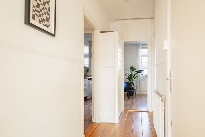 Photo 11 of Van Tuyll van Serooskerkenweg 162-2