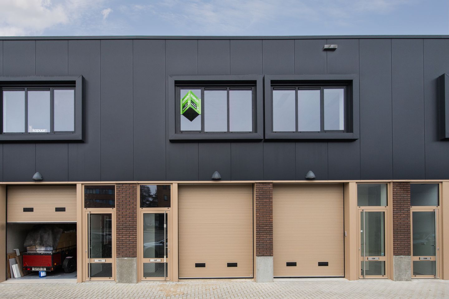 View photo 1 of Spaceshuttle 18-P