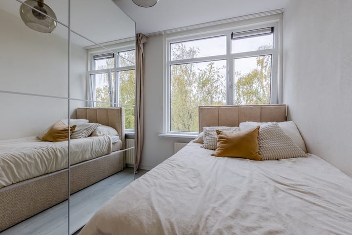 Photo 20 of Midscheeps 37