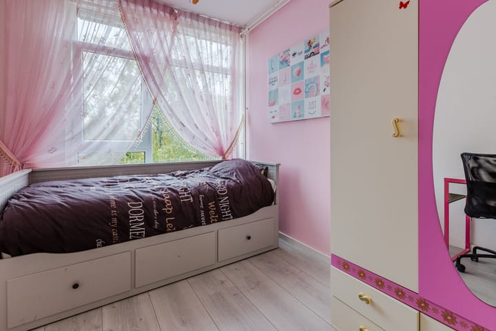 Photo 22 of Midscheeps 37