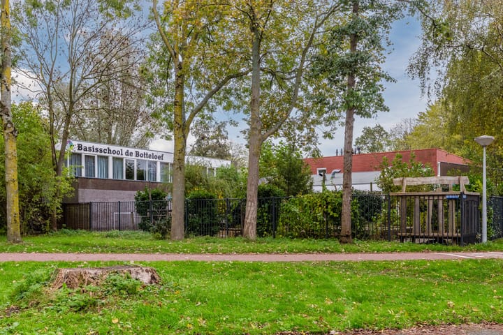 Photo 38 of Midscheeps 37