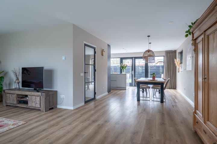 Foto 9 van I. Jousmastraat 4