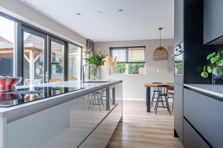 Foto 10 van I. Jousmastraat 4