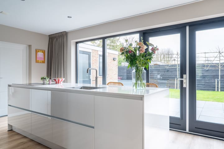 Foto 16 van I. Jousmastraat 4