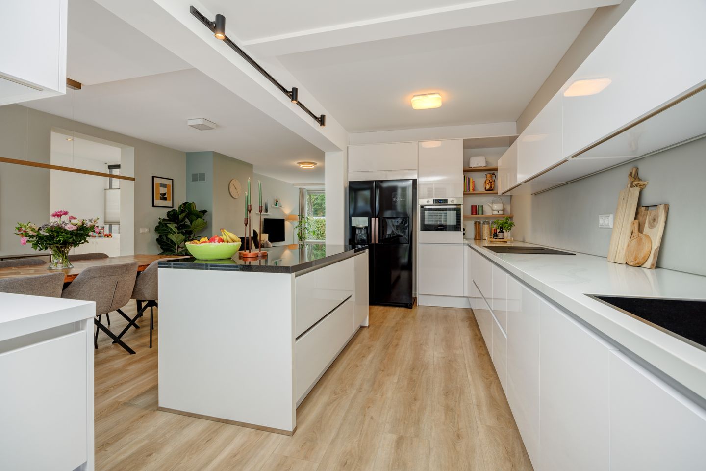 Photo 14 of Isabellastraat 7