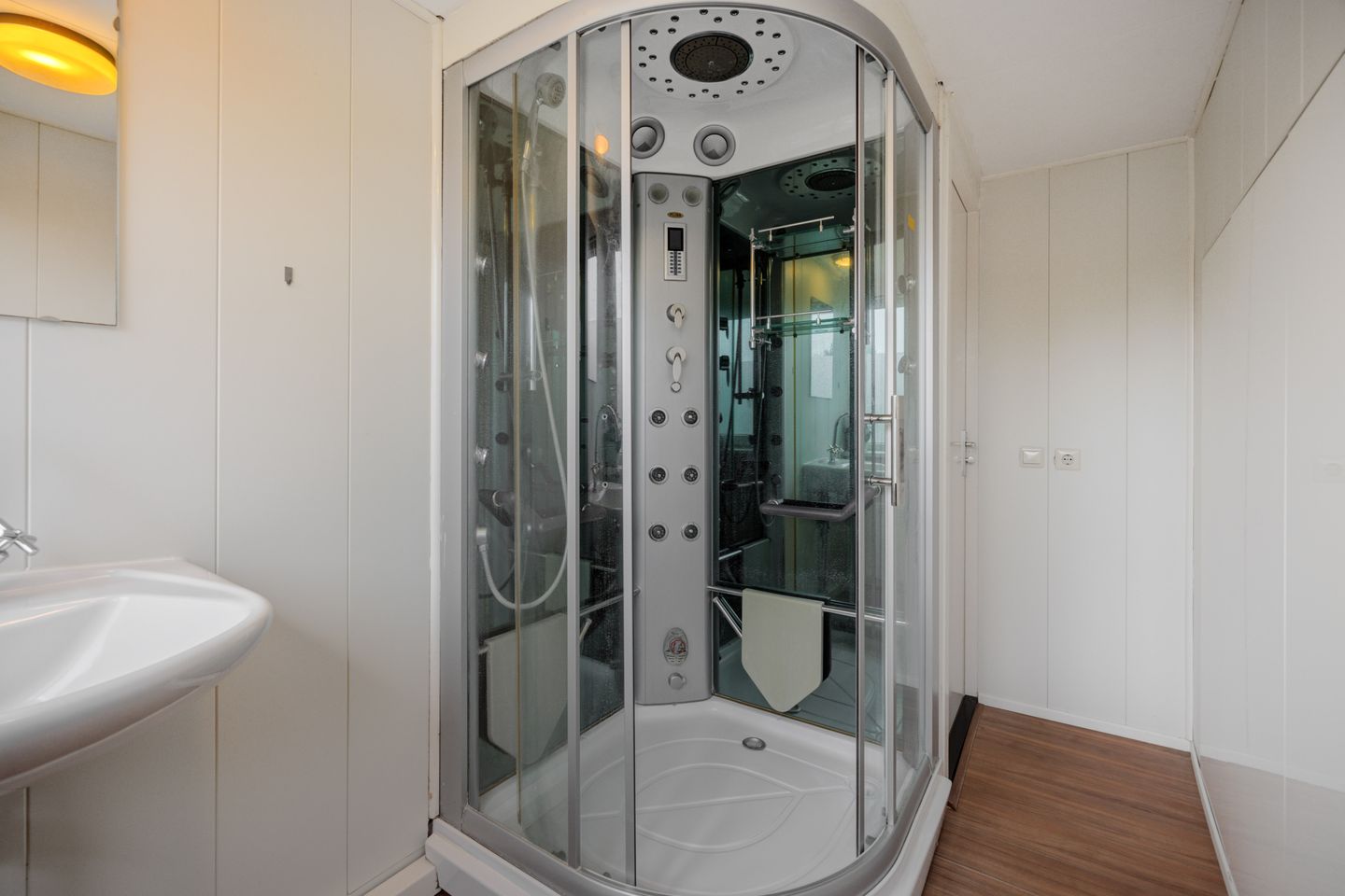 Photo 35 of Isabellastraat 7