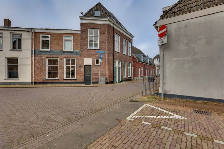 Foto 11 van Molenstraat 12