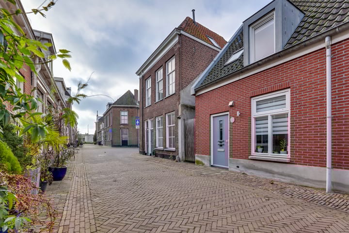 Foto 17 van Molenstraat 12