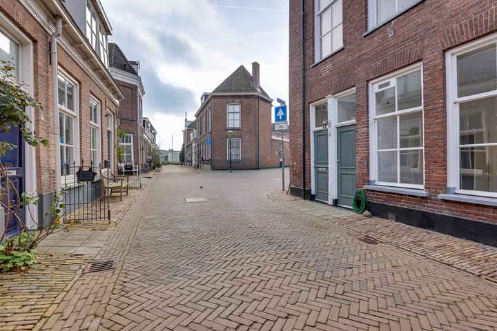 Foto 18 van Molenstraat 12