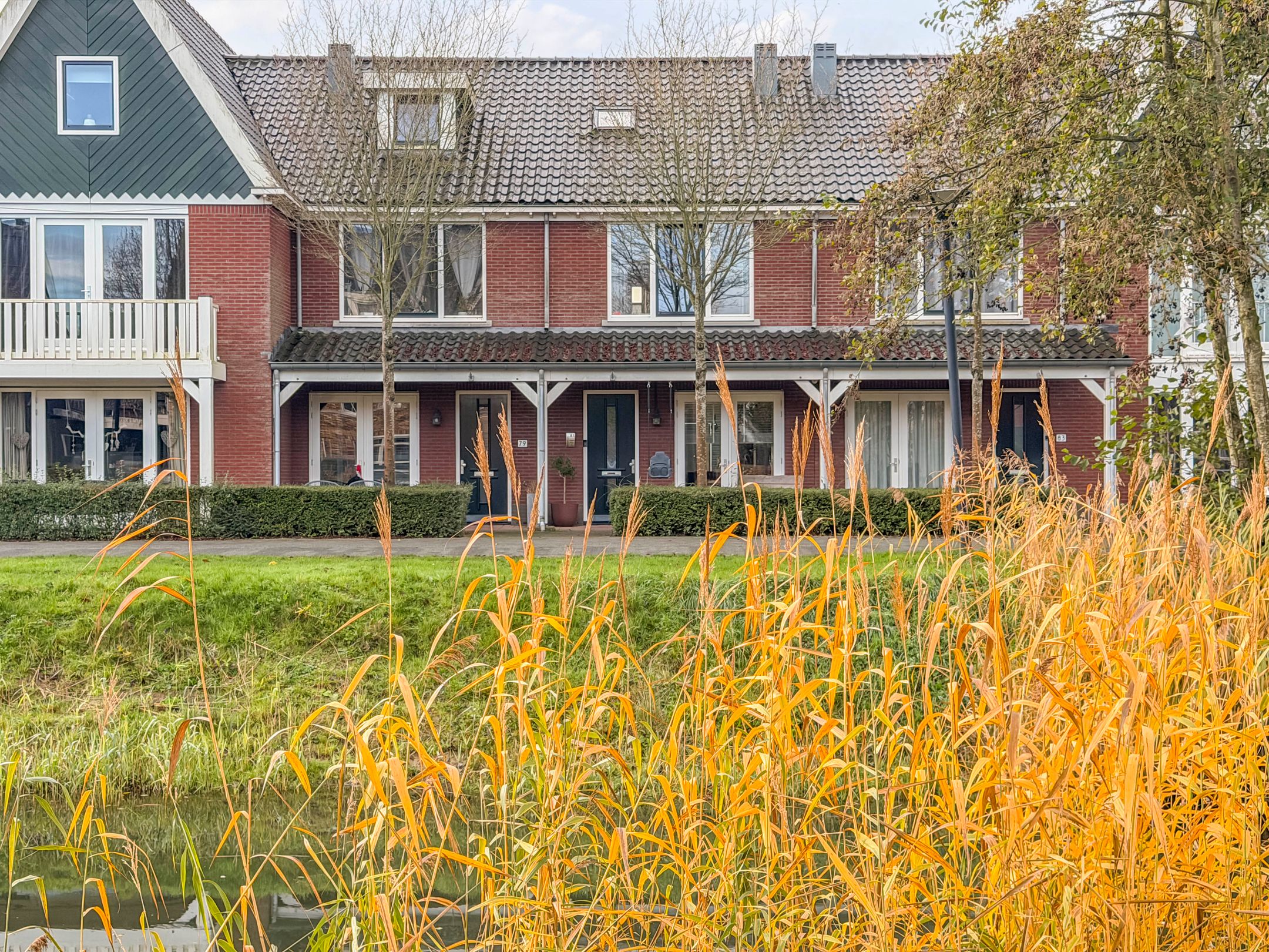 Buying a house in The Netherlands., Batua 81