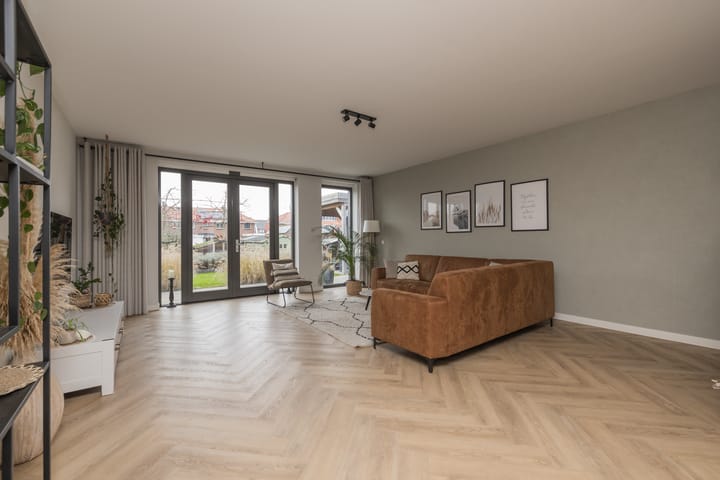 Photo 5 of Meeroever 28