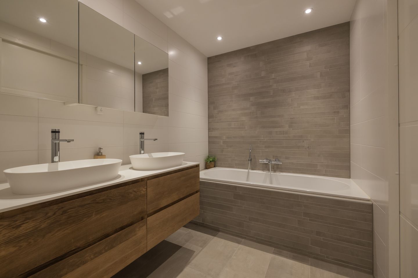 Photo 40 of Meeroever 28