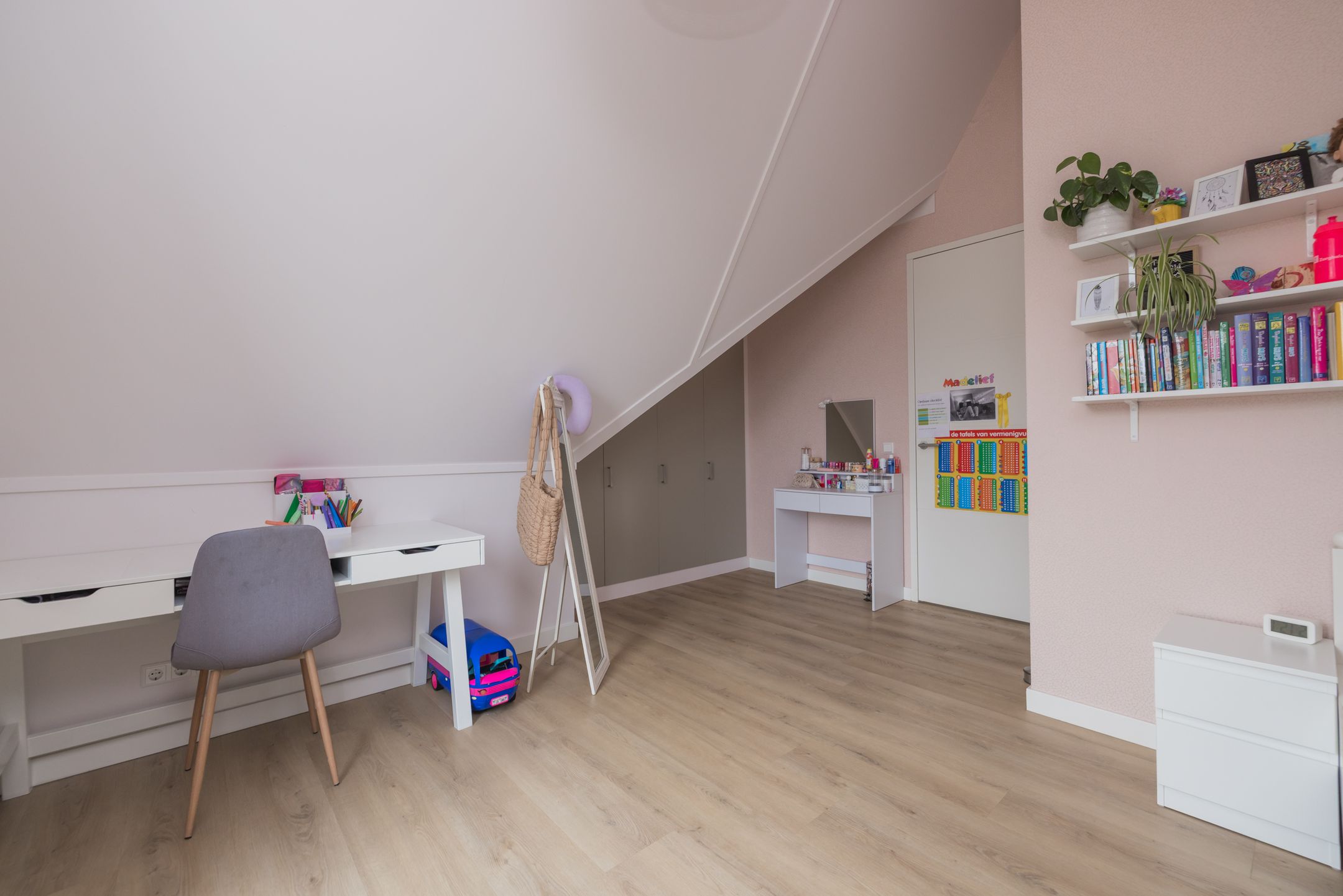 Photo 48 of Meeroever 28