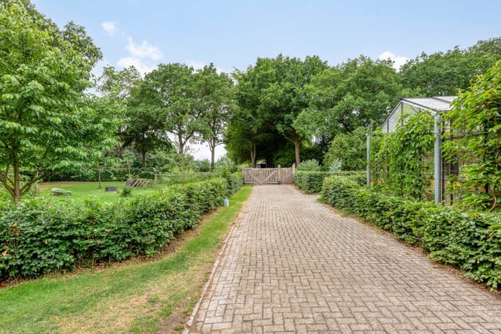 Foto 62 van Hoevenweg 20