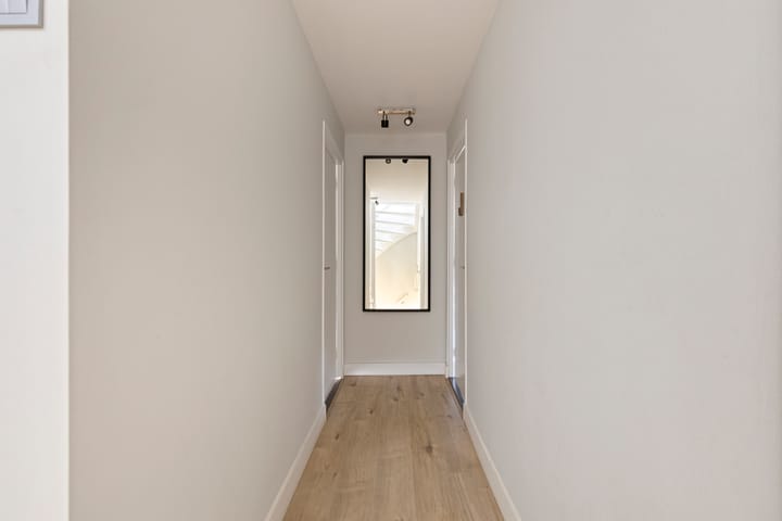 Photo 24 of Willem van Oranjestraat 30