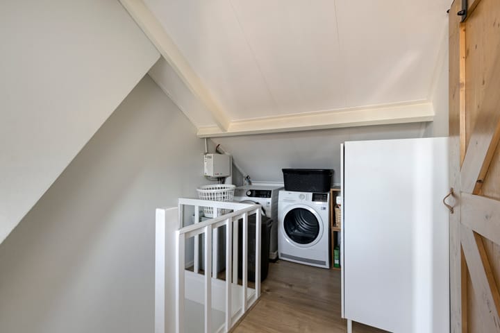 Photo 35 of Willem van Oranjestraat 30