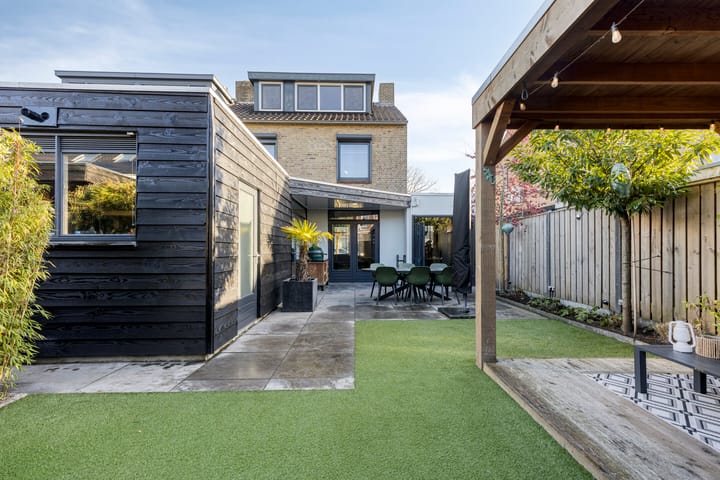 Photo 41 of Willem van Oranjestraat 30