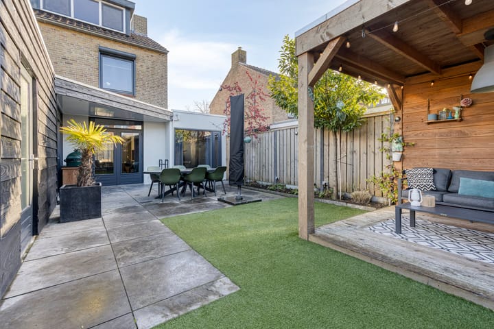 Photo 43 of Willem van Oranjestraat 30