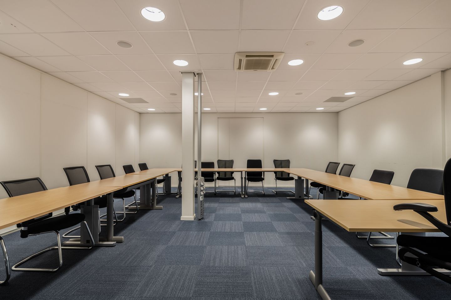 View photo 2 of Staalstraat 76