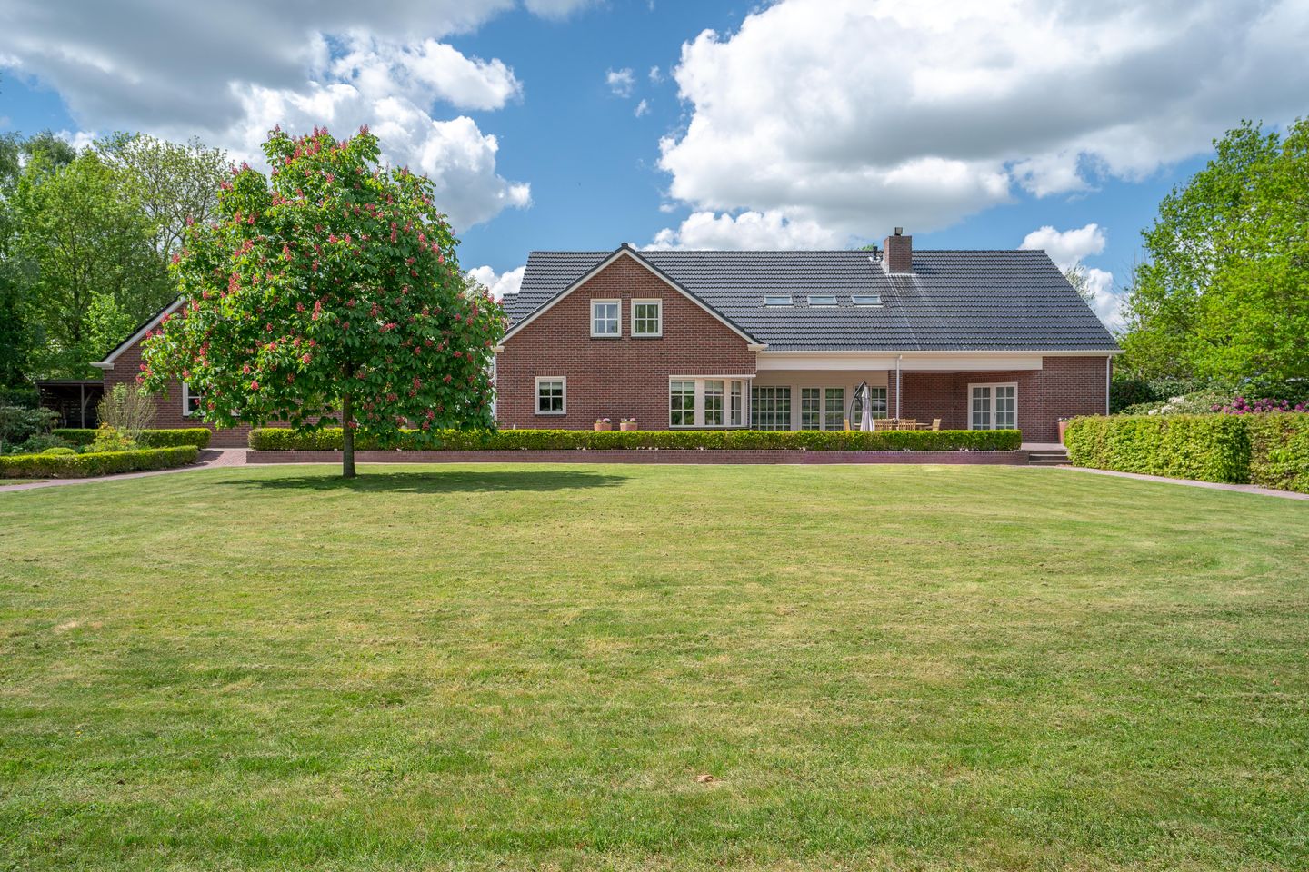 Foto 65 van Meedhuizerweg 40-A