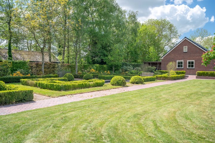 Foto 66 van Meedhuizerweg 40-A