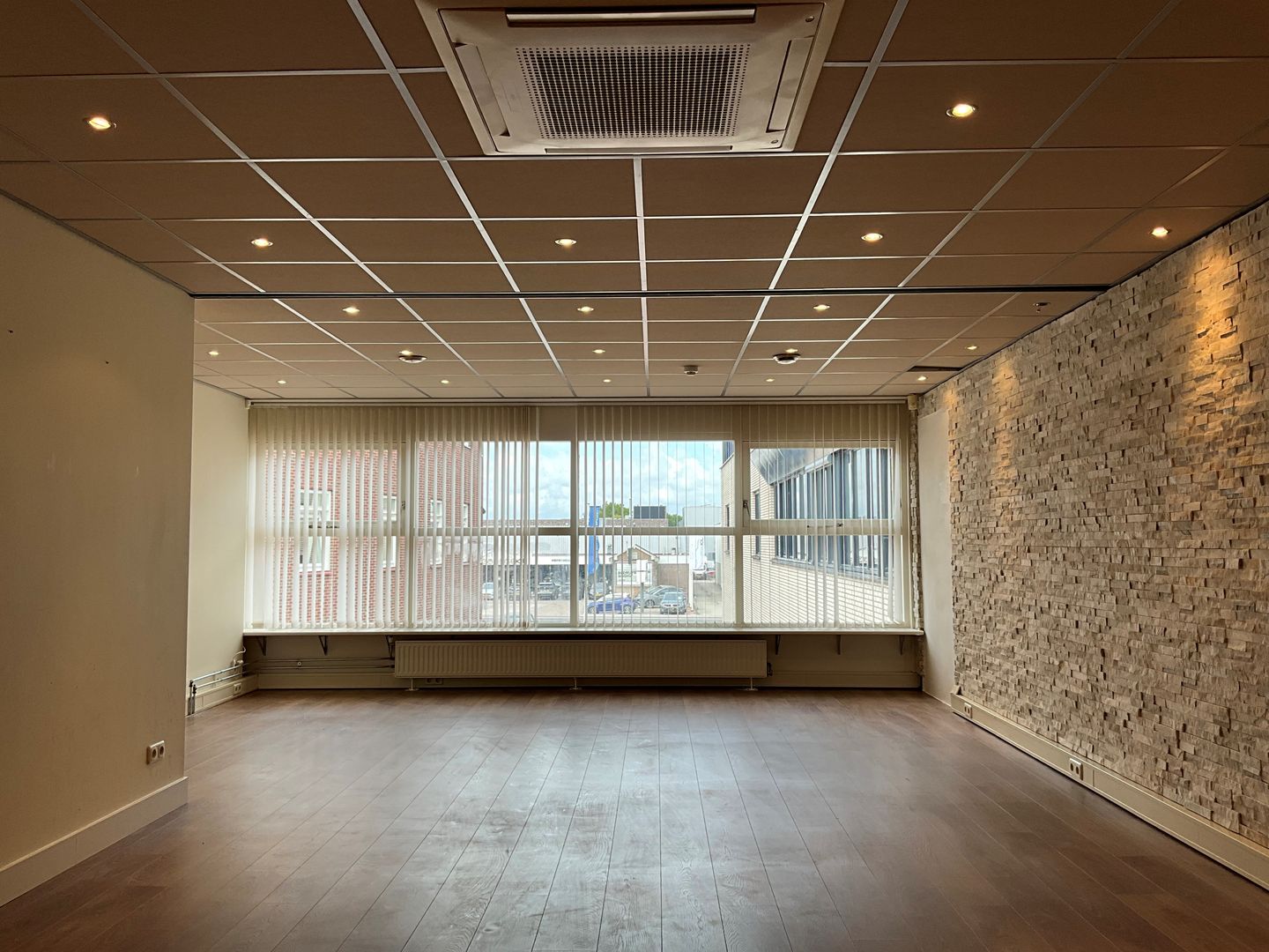 View photo 4 of Julianaweg 190-g