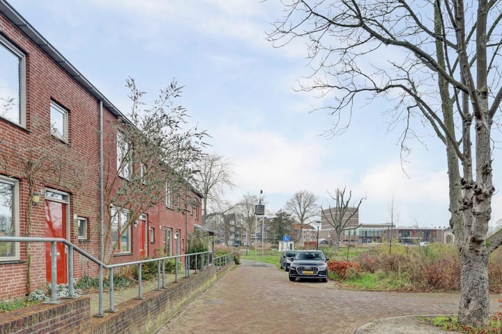 Foto 2 van J. Huizingalaan 11