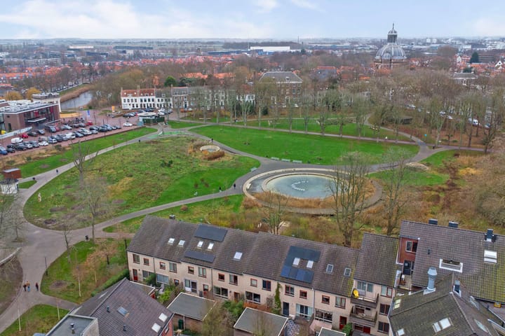 Foto 4 van J. Huizingalaan 11