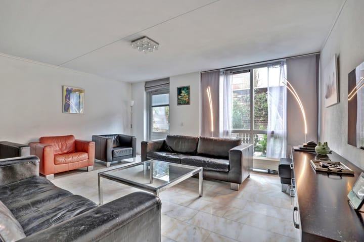 Foto 7 van J. Huizingalaan 11