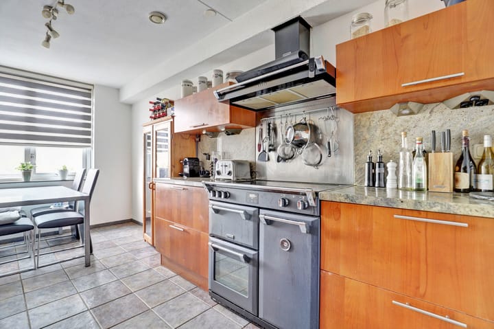 Foto 10 van J. Huizingalaan 11