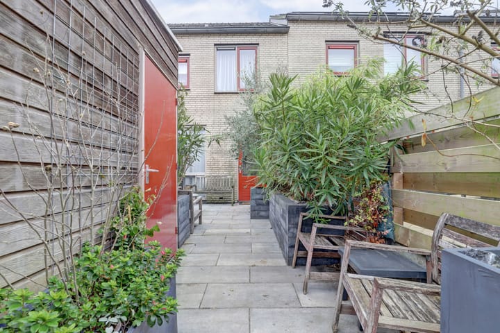 Foto 28 van J. Huizingalaan 11