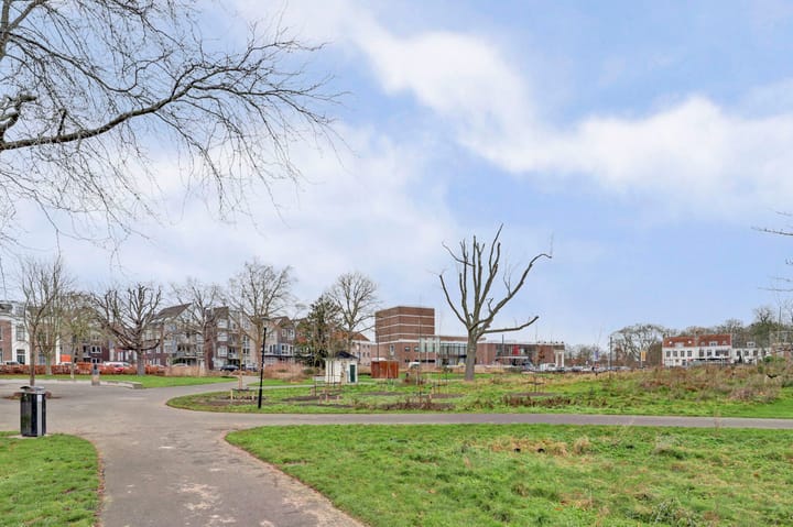 Foto 30 van J. Huizingalaan 11