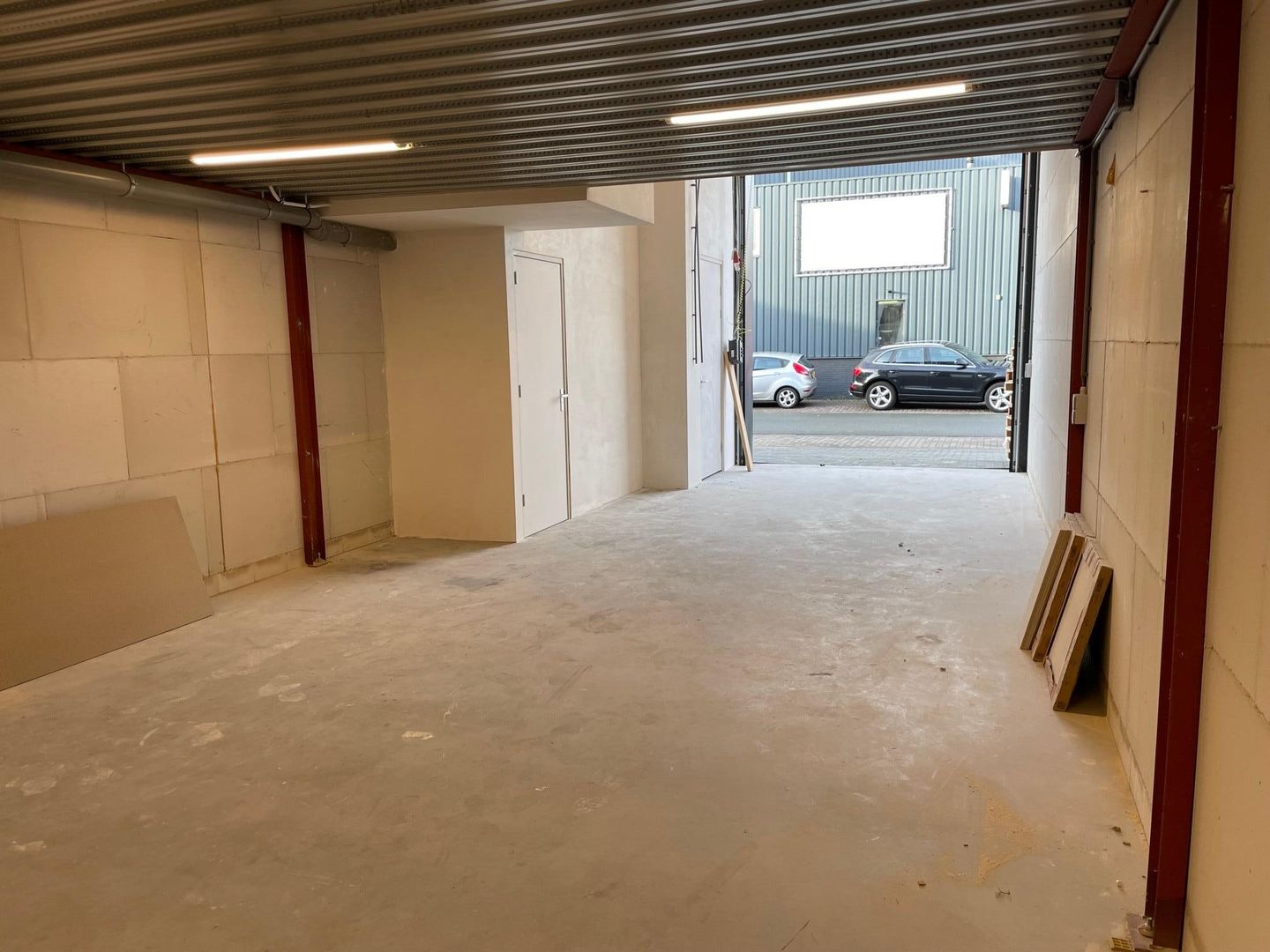 View photo 2 of Deutzstraat 54