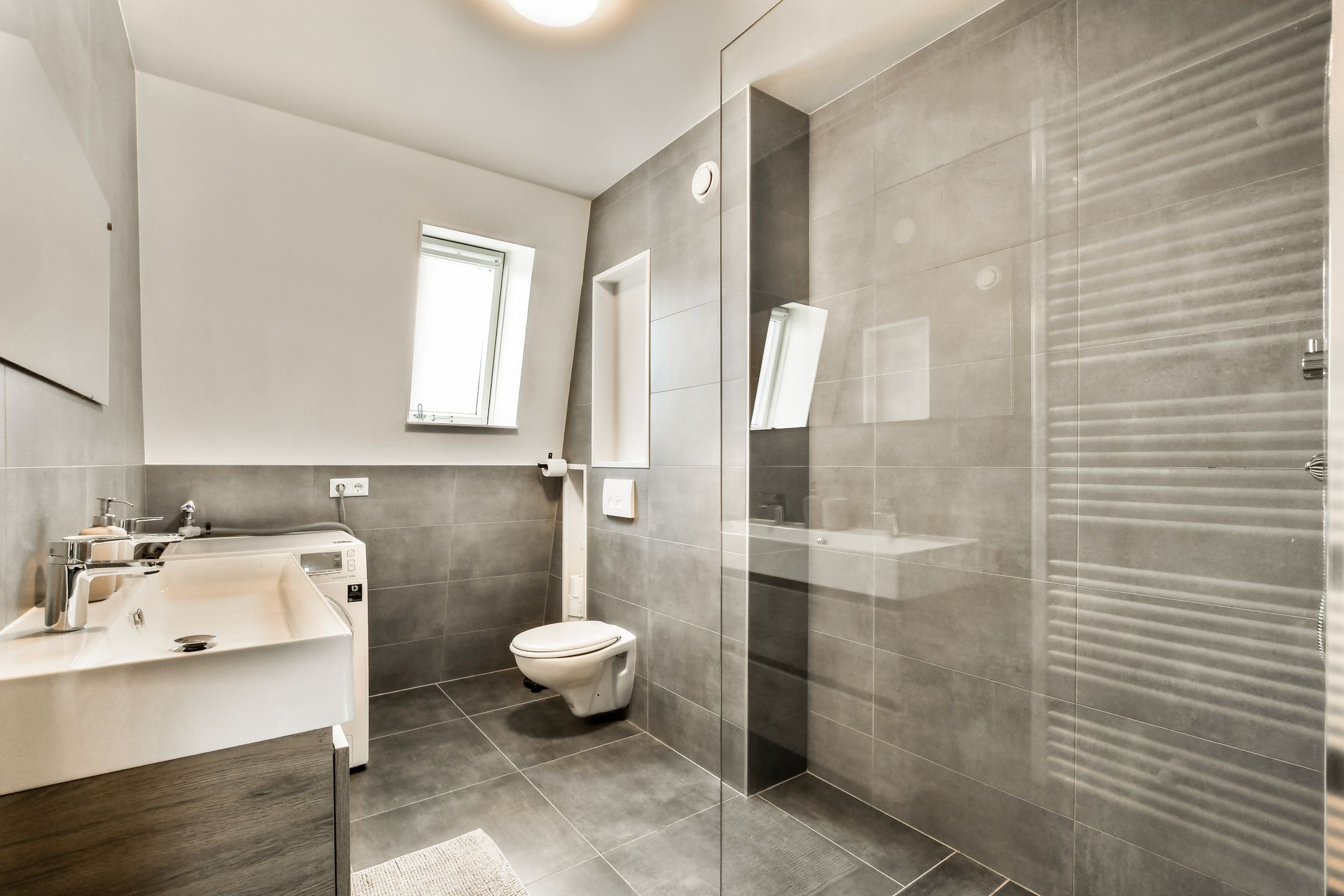 Photo 3 of Basilicumveld 7