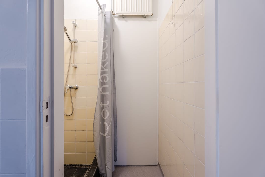 Photo 16 of Bloemerstraat 38