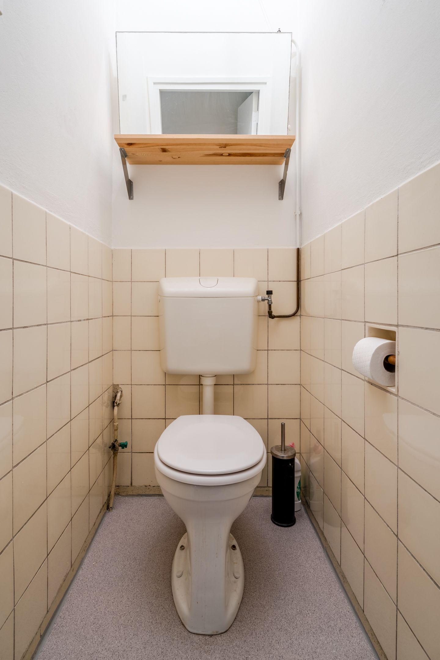 Photo 18 of Bloemerstraat 38