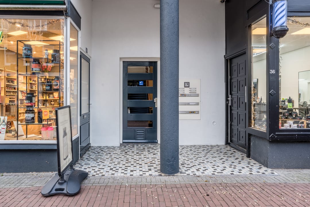 Photo 23 of Bloemerstraat 38