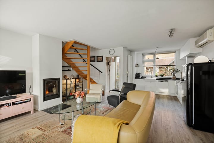 Photo 4 of Leeuwerik 2