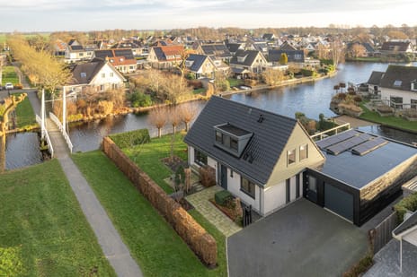 Warring 83 secondary image