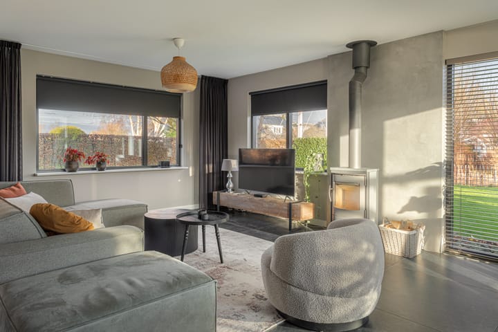 Foto 3 van Warring 83