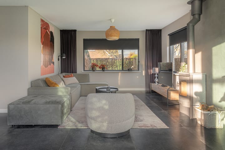 Foto 7 van Warring 83