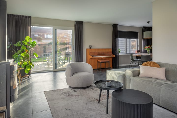 Foto 8 van Warring 83