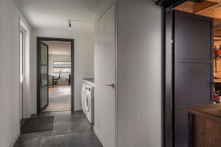 Foto 12 van Warring 83