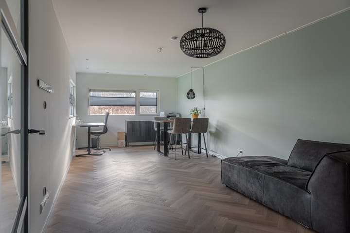 Foto 13 van Warring 83