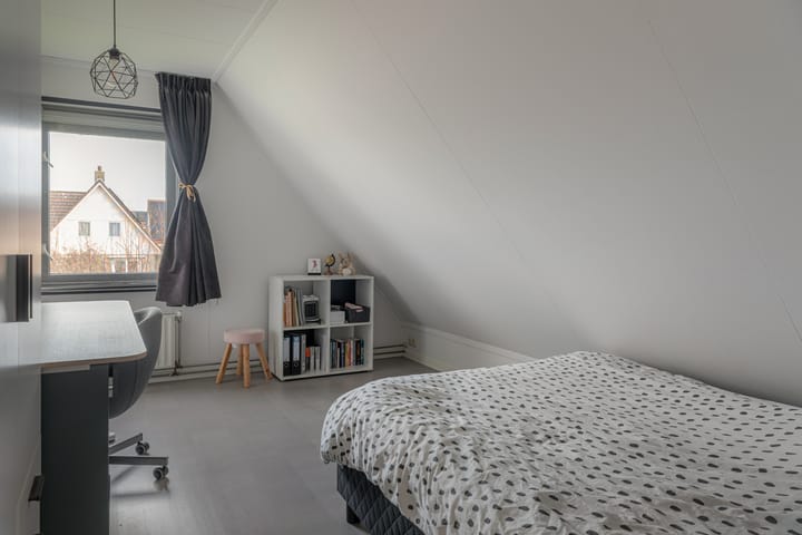 Foto 19 van Warring 83