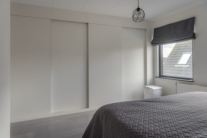 Foto 22 van Warring 83