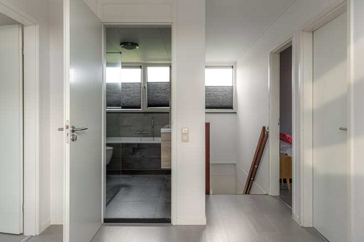 Foto 24 van Warring 83