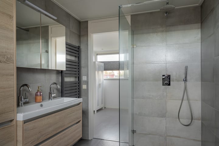 Foto 26 van Warring 83