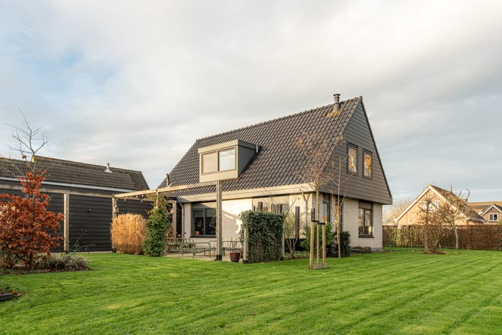 Foto 28 van Warring 83