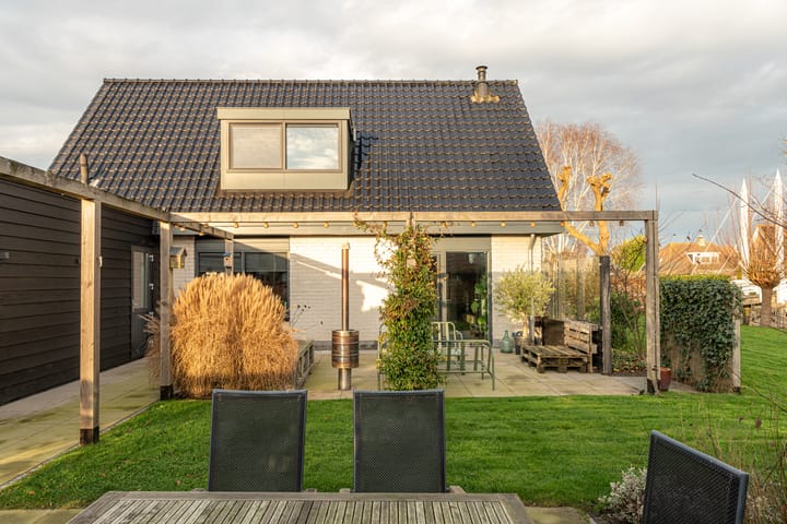 Foto 34 van Warring 83